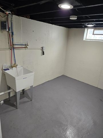 9634 Inkster Road, Redford, MI 48239