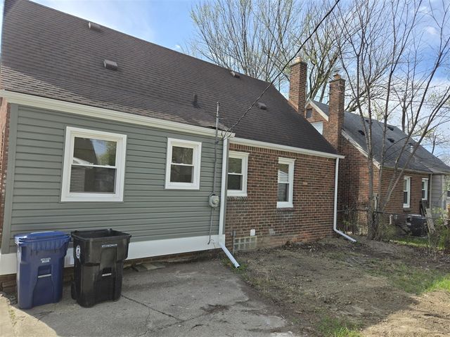 9634 Inkster Road, Redford, MI 48239