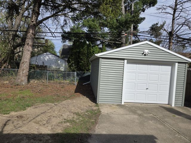 9634 Inkster Road, Redford, MI 48239