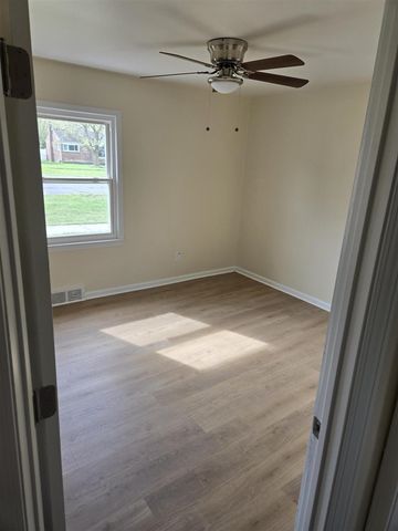 9634 Inkster Road, Redford, MI 48239