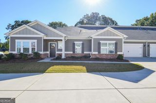 2562 Rathburn Circle, Loganville, GA 30052