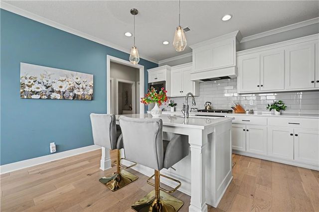 21909 W 82nd Terrace, Lenexa, KS 66220
