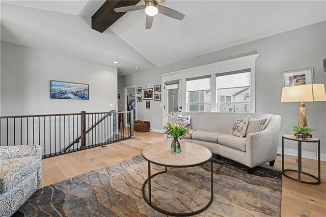 21909 W 82nd Terrace, Lenexa, KS 66220