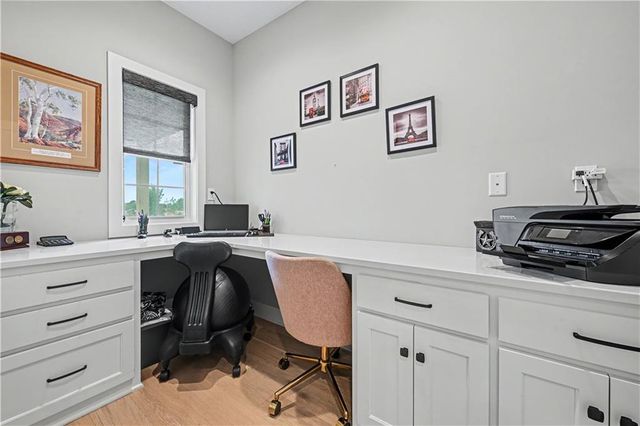 21909 W 82nd Terrace, Lenexa, KS 66220