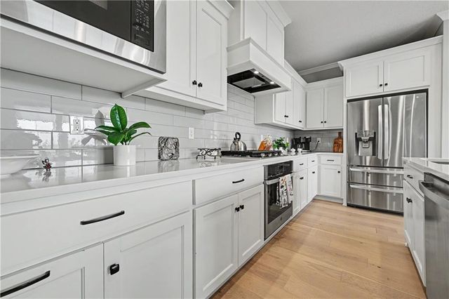 21909 W 82nd Terrace, Lenexa, KS 66220