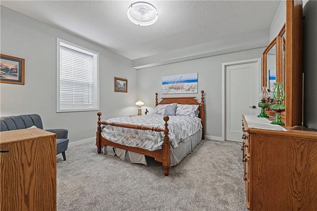 21909 W 82nd Terrace, Lenexa, KS 66220