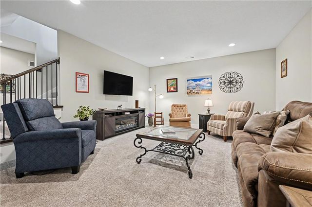 21909 W 82nd Terrace, Lenexa, KS 66220