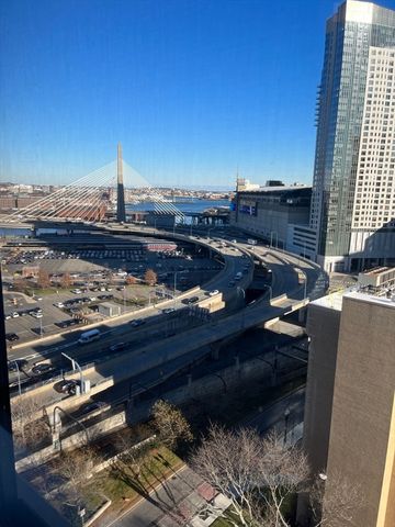 6 Whittier Pl 17G, Boston, MA 02114