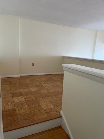 6 Whittier Pl 17G, Boston, MA 02114