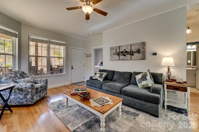 990 Hornet Drive, Whittier, NC 28789