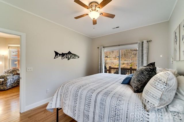 990 Hornet Drive, Whittier, NC 28789