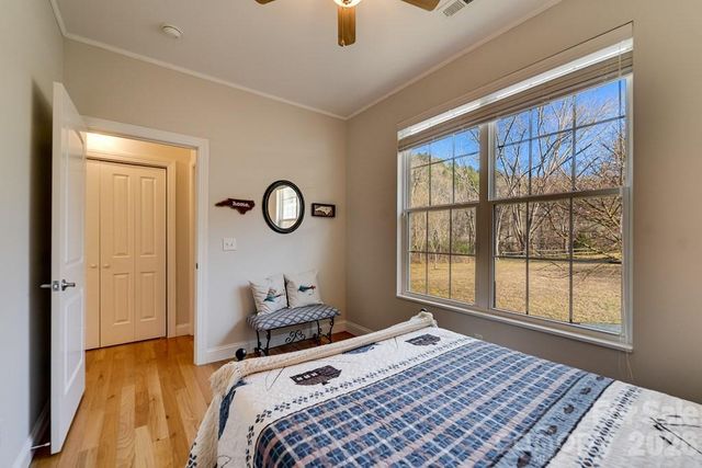 990 Hornet Drive, Whittier, NC 28789