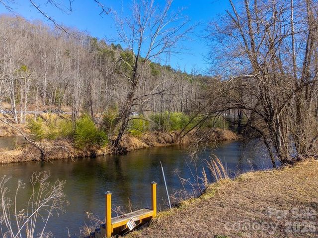 990 Hornet Drive, Whittier, NC 28789