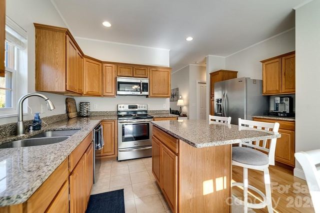 990 Hornet Drive, Whittier, NC 28789