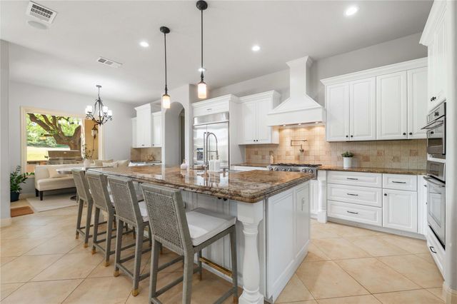 107 Bella Strada CV, Lakeway, TX 78734