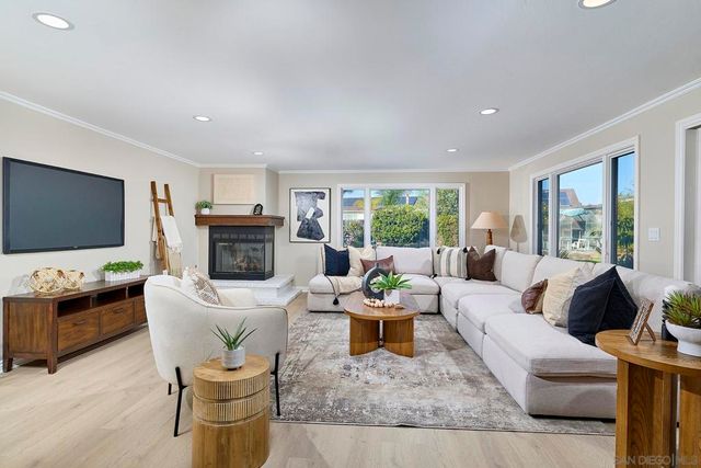 7962 Merrington Pl, San Diego, CA 92126