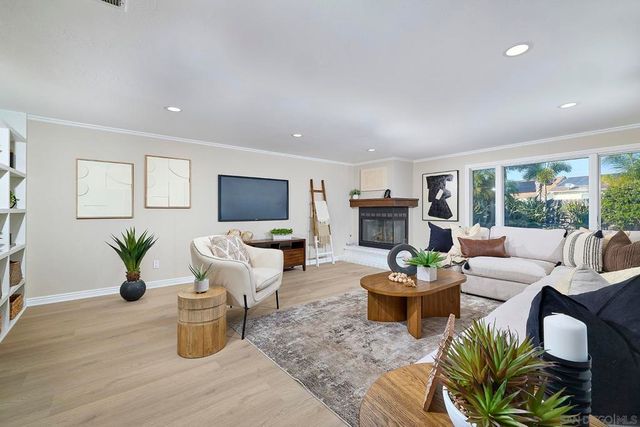 7962 Merrington Pl, San Diego, CA 92126