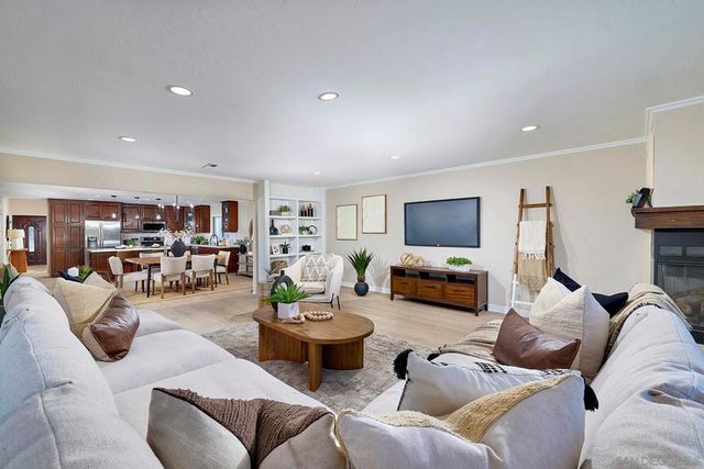 7962 Merrington Pl, San Diego, CA 92126