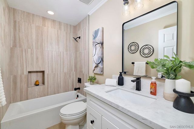 7962 Merrington Pl, San Diego, CA 92126