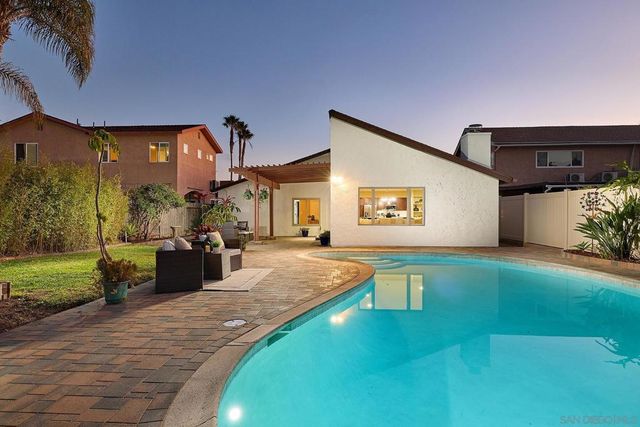 7962 Merrington Pl, San Diego, CA 92126