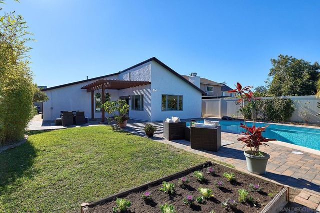 7962 Merrington Pl, San Diego, CA 92126