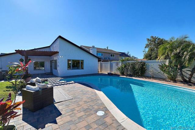 7962 Merrington Pl, San Diego, CA 92126