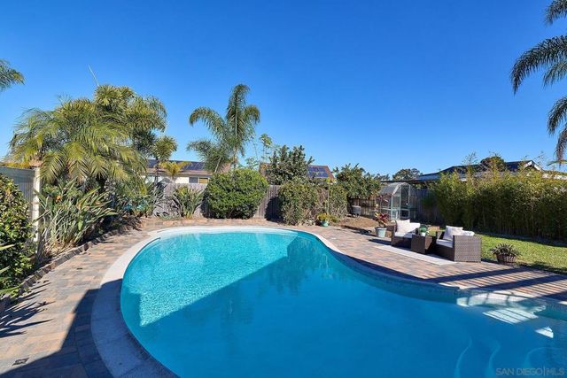 7962 Merrington Pl, San Diego, CA 92126