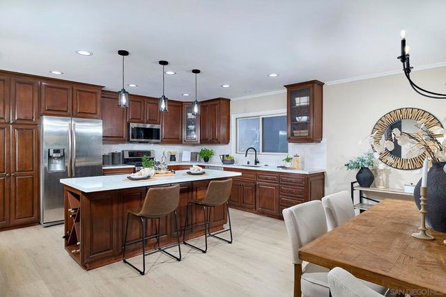 7962 Merrington Pl, San Diego, CA 92126