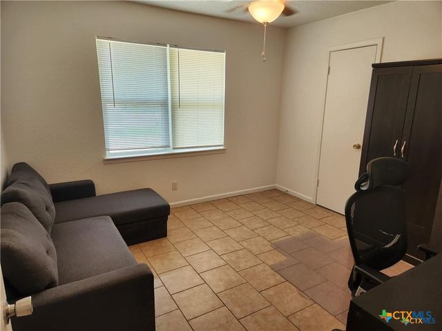 106 W Avenue G, Nolanville, TX 76559