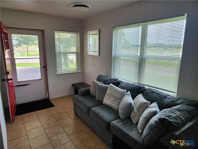 106 W Avenue G, Nolanville, TX 76559