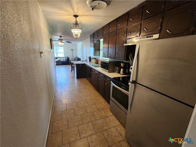 106 W Avenue G, Nolanville, TX 76559