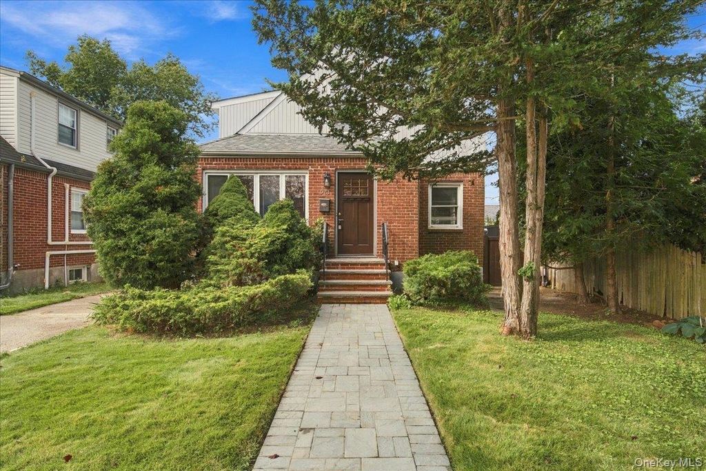 973 N 3rd Street, New Hyde Park, NY 11040 — exterior
