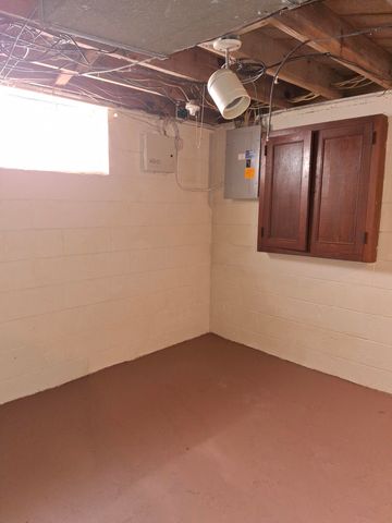 8845 University Place, Detroit City, MI 48224