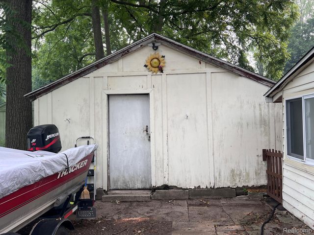 6319 S Washington Avenue, Lansing, MI 48911