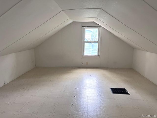 6319 S Washington Avenue, Lansing, MI 48911