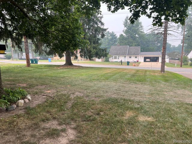 6319 S Washington Avenue, Lansing, MI 48911