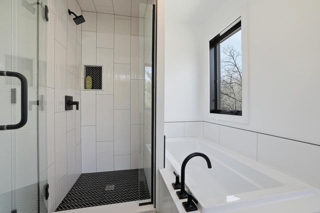 1153 E NORTH LAKE STREET, Hancock, WI 54943