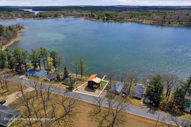 1153 E NORTH LAKE STREET, Hancock, WI 54943