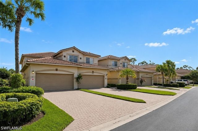 3904 Forest Glen BLVD 7-101, Naples, FL 34114