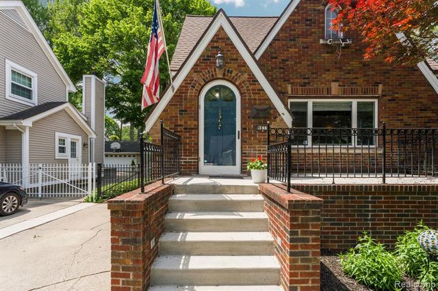 9833 Ingram Street, Livonia, MI 48150