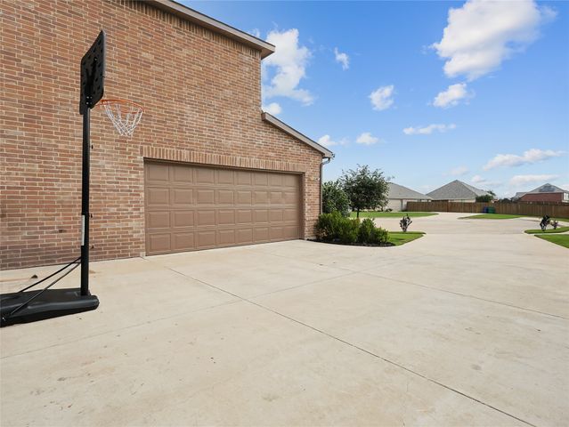 1556 Woodlake Drive, Waxahachie, TX 75165