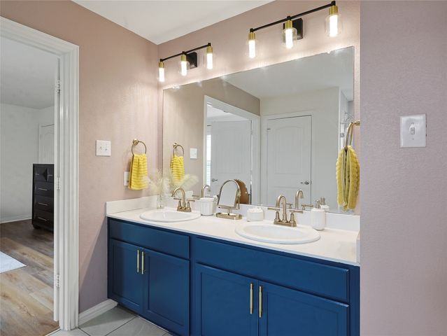 1556 Woodlake Drive, Waxahachie, TX 75165