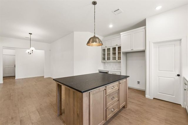 8110 Goldfinch Drive, Guthrie, OK 73044