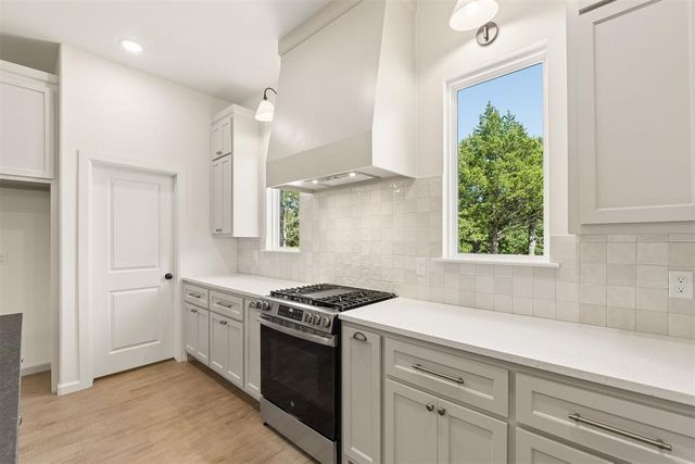 8110 Goldfinch Drive, Guthrie, OK 73044