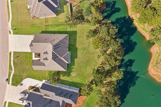 8110 Goldfinch Drive, Guthrie, OK 73044