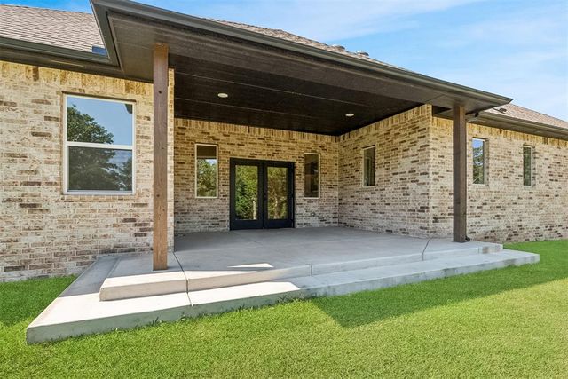 8110 Goldfinch Drive, Guthrie, OK 73044