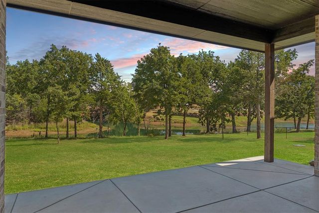 8110 Goldfinch Drive, Guthrie, OK 73044