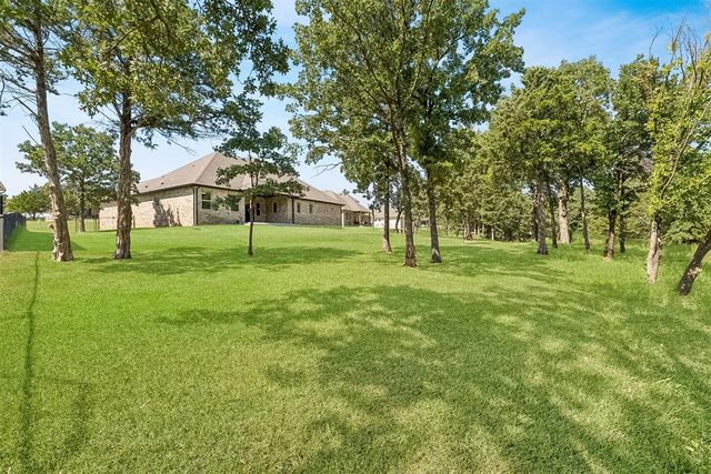 8110 Goldfinch Drive, Guthrie, OK 73044
