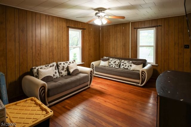 58 N Main St, Flemington Boro, NJ 08822