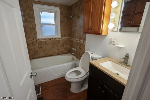 58 N Main St, Flemington Boro, NJ 08822